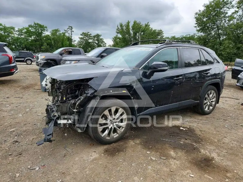 2021 Toyota RAV4 фото