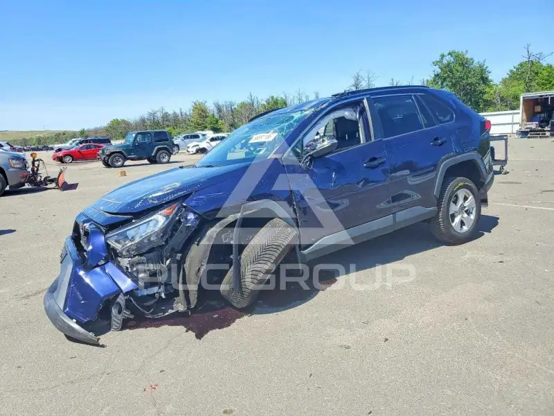 2021 Toyota RAV4 фото
