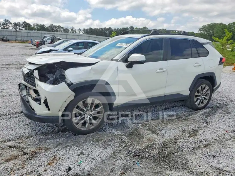 2021 Toyota RAV4 photo
