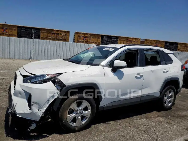 2021 Toyota RAV4 фото