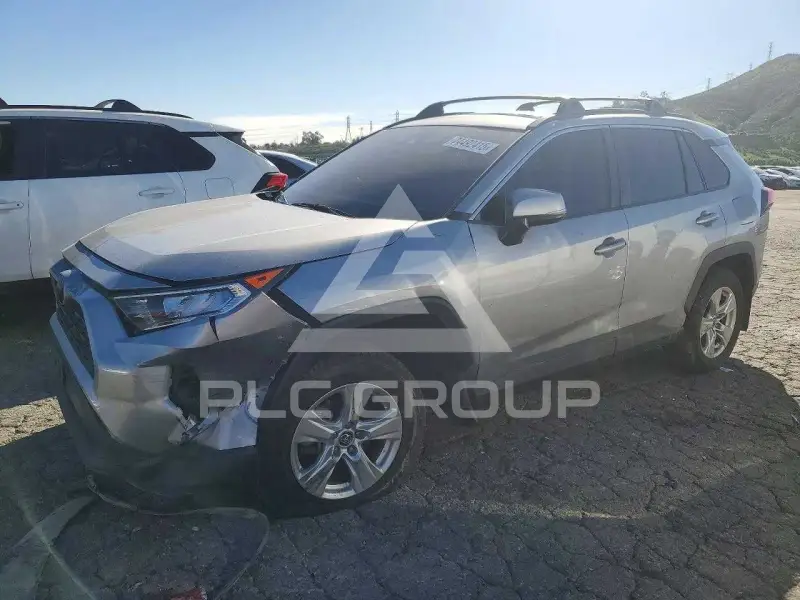 2021 Toyota RAV4 фото