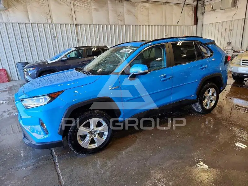 2021 Toyota RAV4 фото