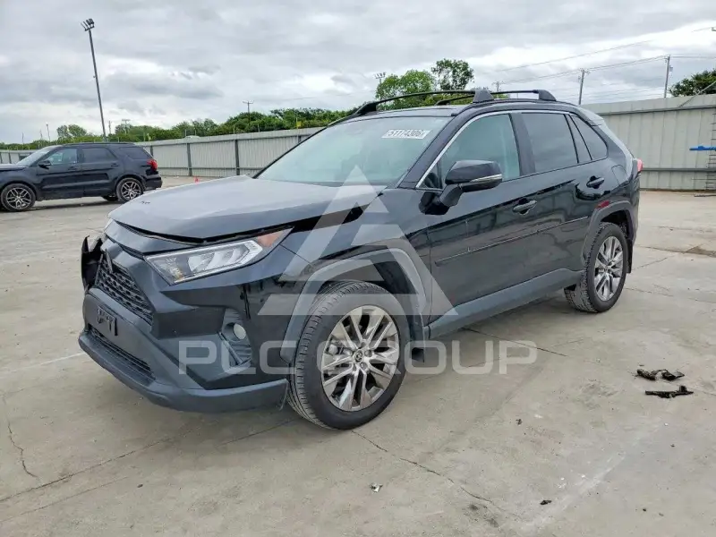 2021 Toyota RAV4 фото