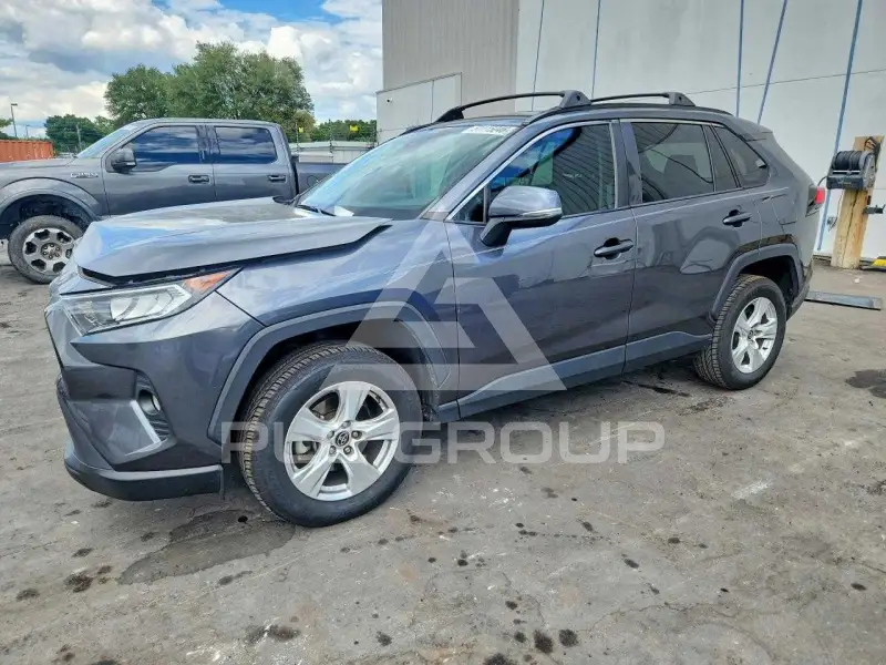 2021 Toyota RAV4 фото