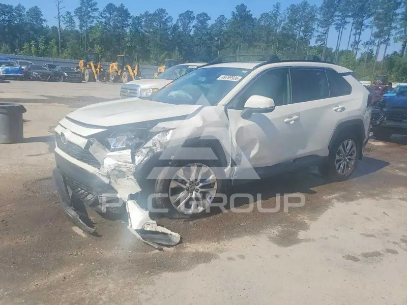 2021 Toyota RAV4 фото