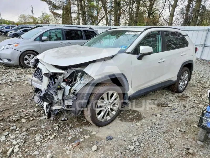 2021 Toyota RAV4 фото