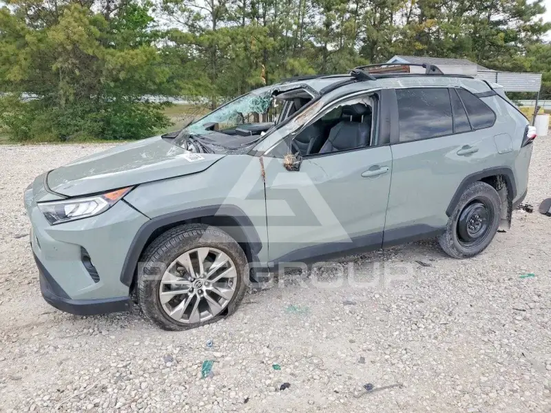 2021 Toyota RAV4 фото
