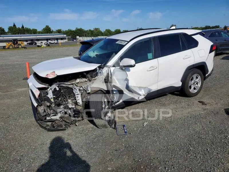 2021 Toyota RAV4 фото