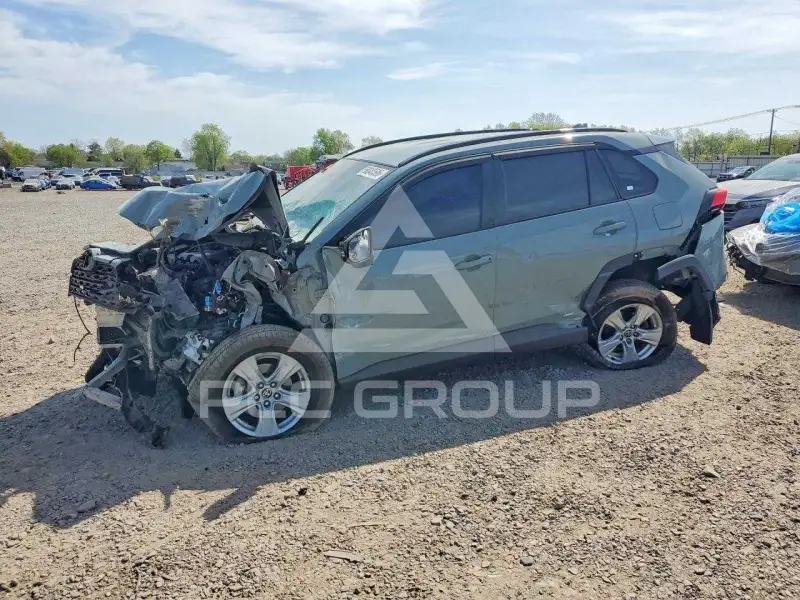 2021 Toyota RAV4 фото