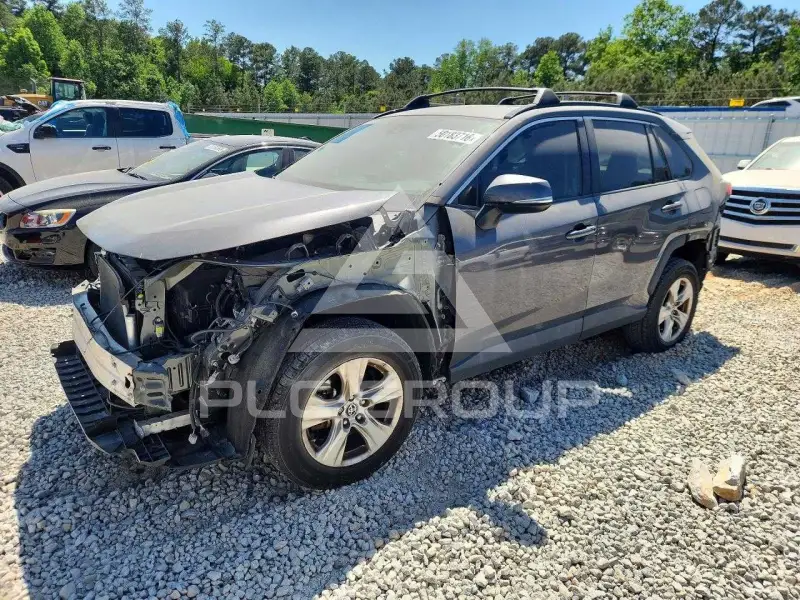 2021 Toyota RAV4 фото