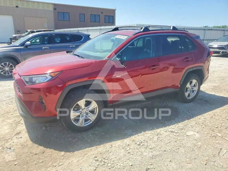 2021 Toyota RAV4 фото