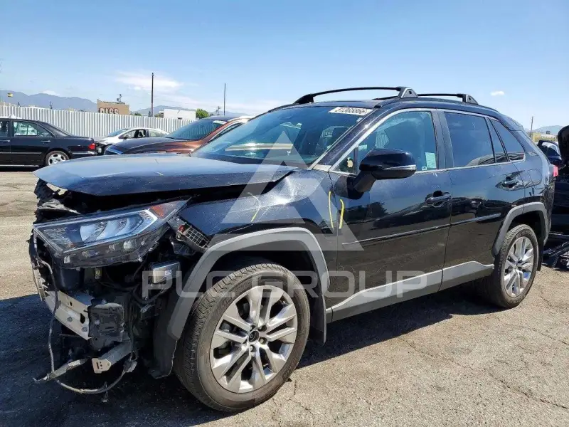 2021 Toyota RAV4 фото