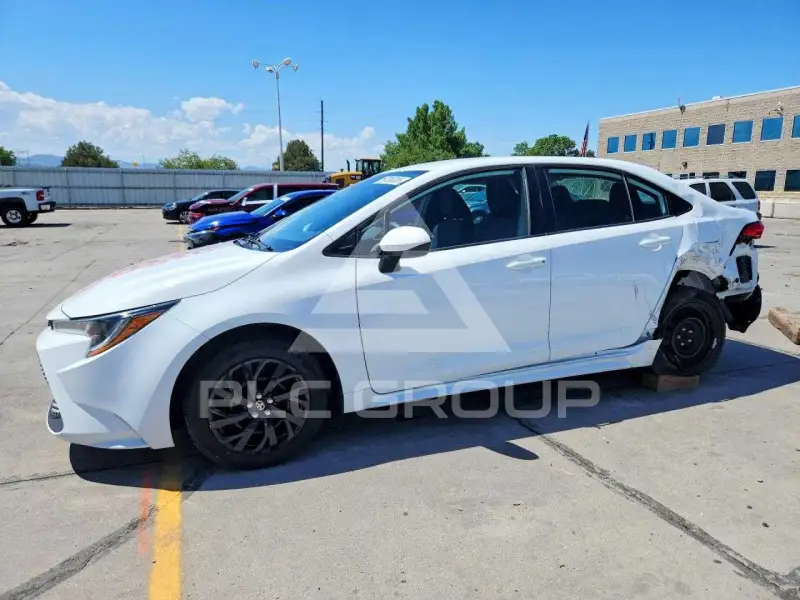 2021 Toyota COROLLA photo
