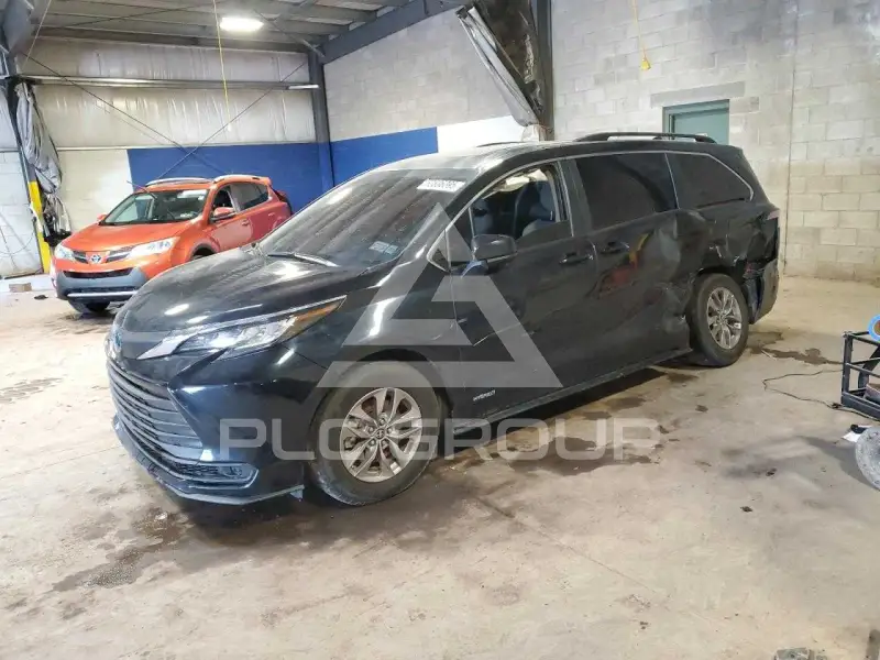 2021 Toyota SIENNA фото