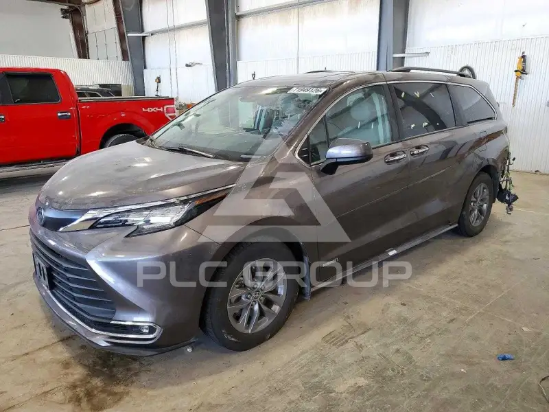 2021 Toyota SIENNA фото