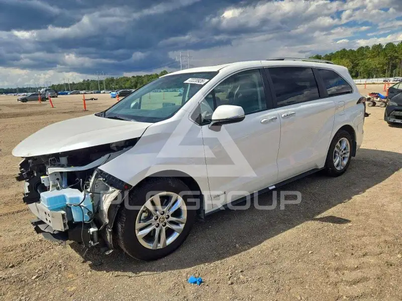 2021 Toyota SIENNA photo