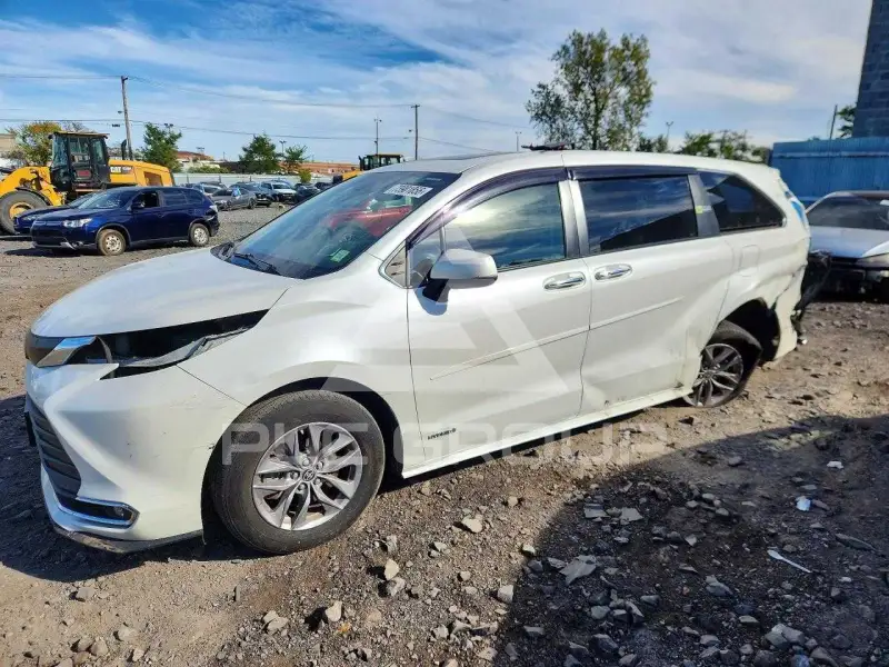2021 Toyota SIENNA photo