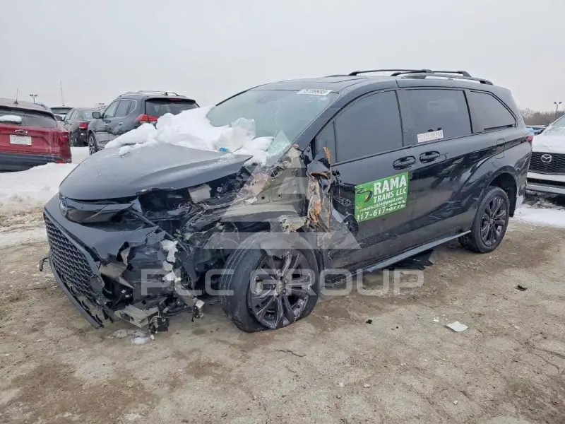 2021 Toyota SIENNA photo