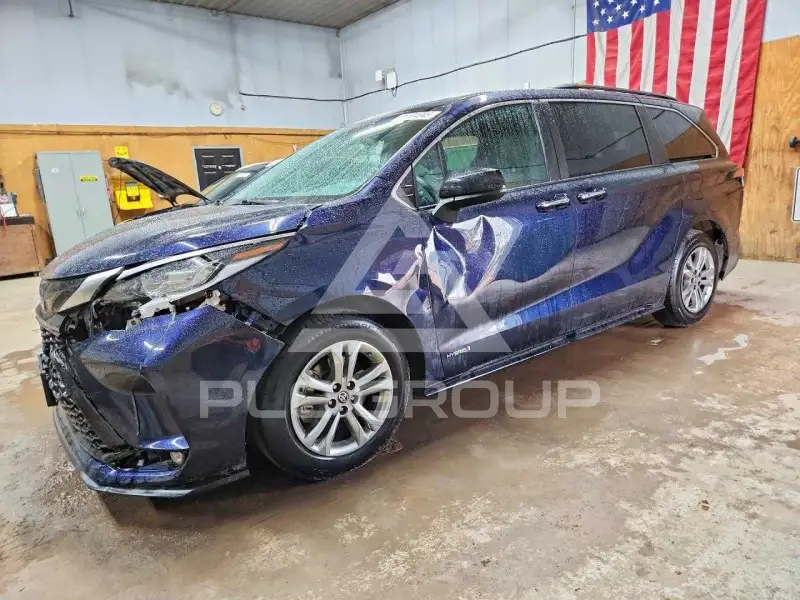 2021 Toyota SIENNA фото