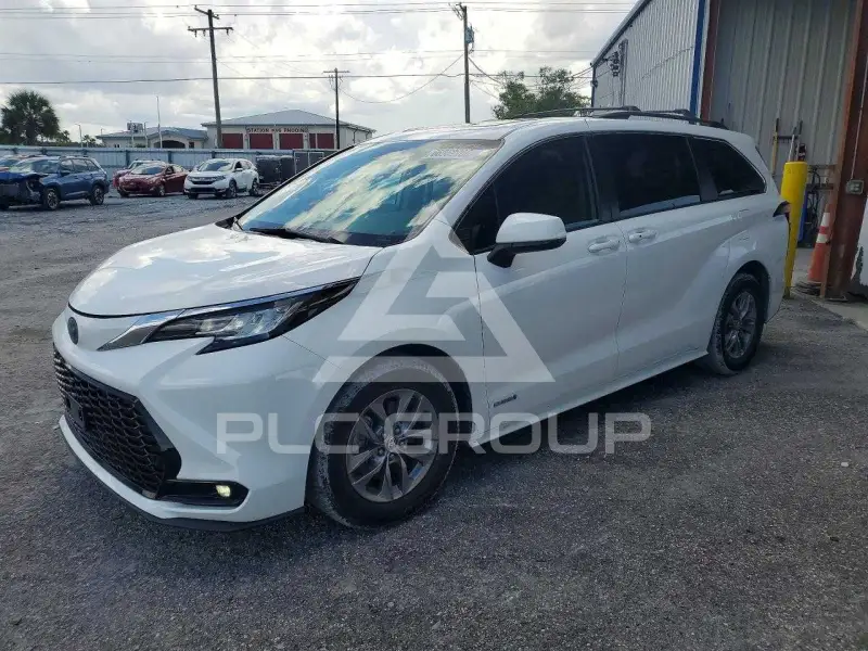 2021 Toyota SIENNA photo