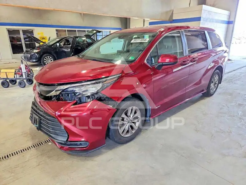 2021 Toyota SIENNA фото