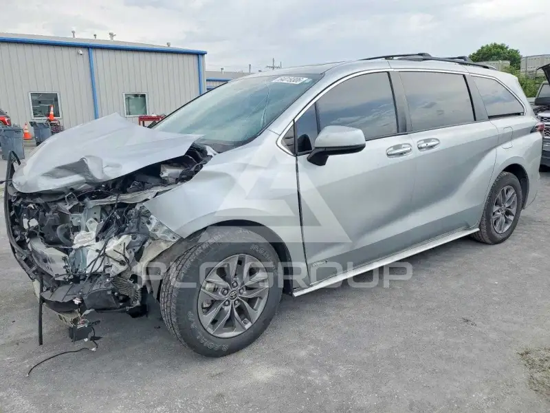 2021 Toyota SIENNA фото