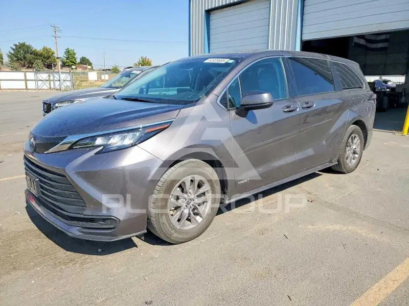 2021 Toyota SIENNA photo