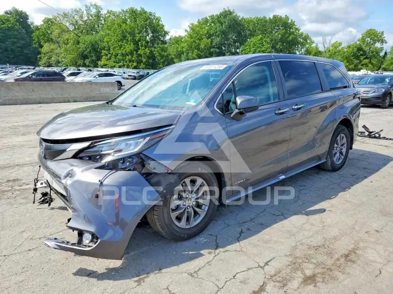 2021 Toyota SIENNA фото