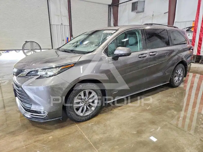 2021 Toyota SIENNA photo