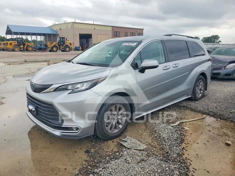 2021 Toyota SIENNA фото