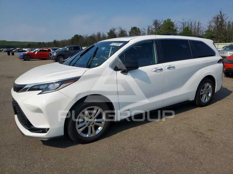 2021 Toyota SIENNA photo