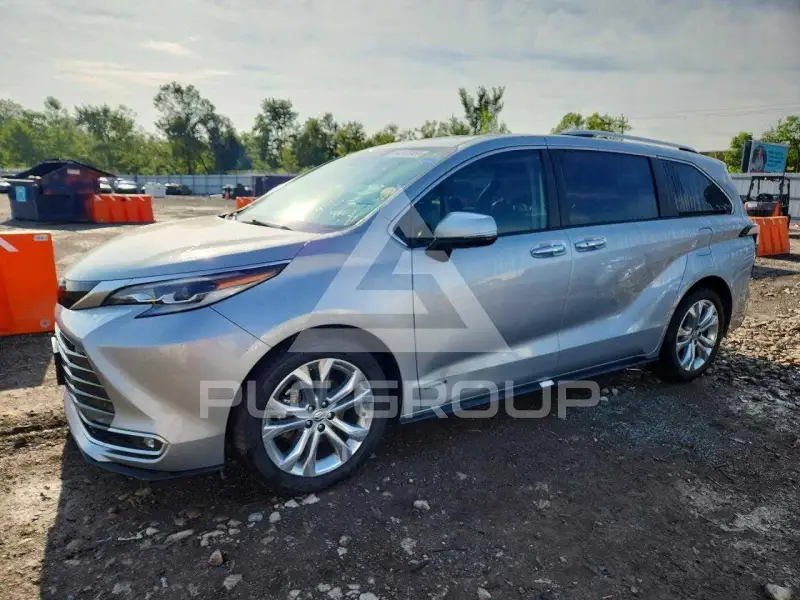 2021 Toyota SIENNA photo
