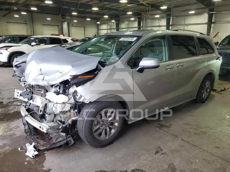 2021 Toyota SIENNA фото