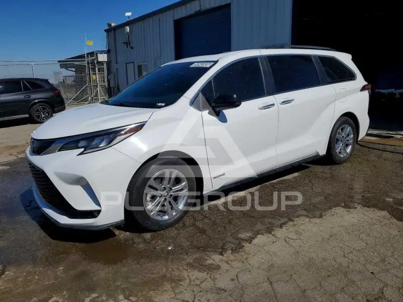 2021 Toyota SIENNA photo