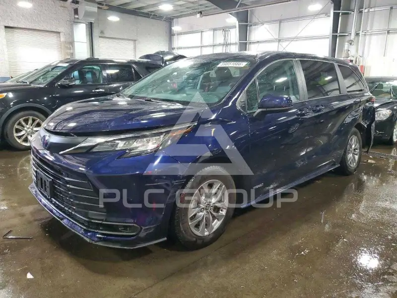 2021 Toyota SIENNA фото