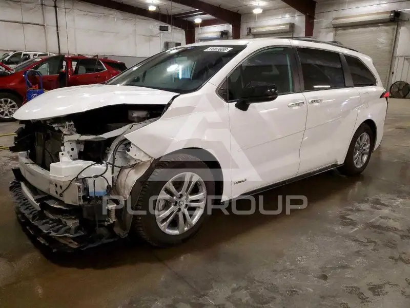 2021 Toyota SIENNA фото
