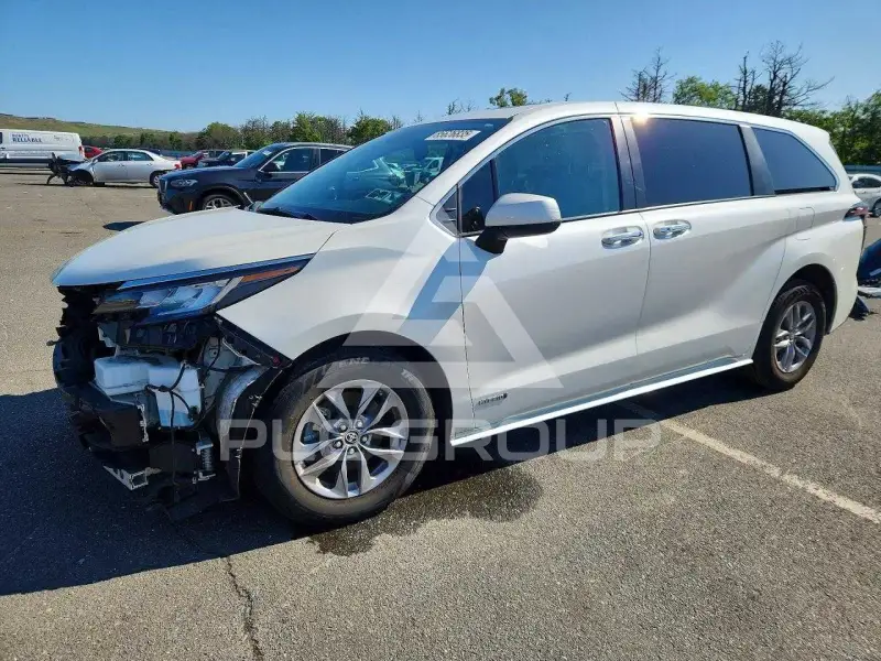 2021 Toyota SIENNA фото