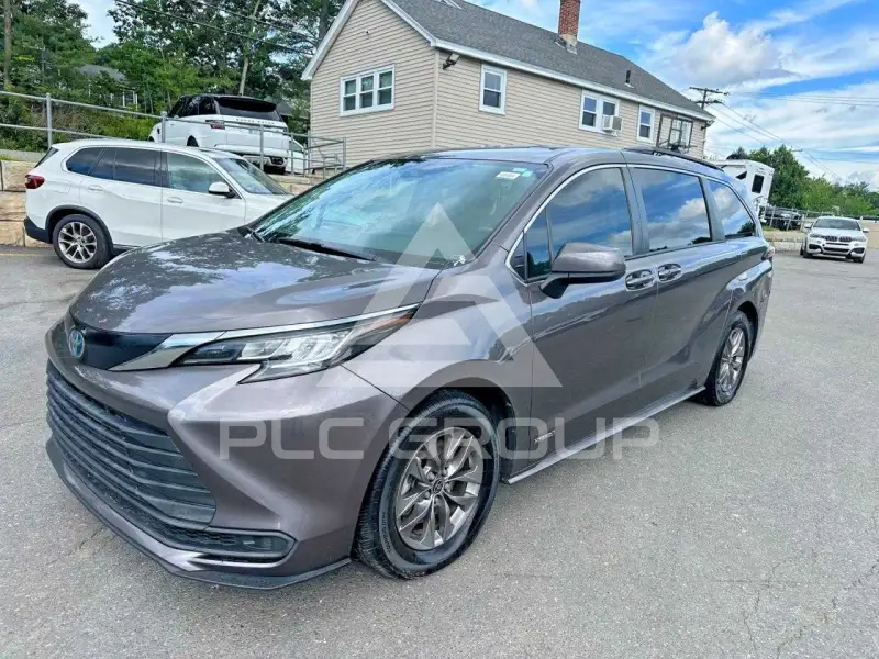 2021 Toyota SIENNA фото