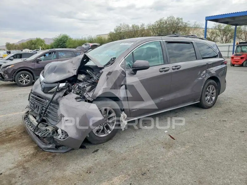 2021 Toyota SIENNA photo