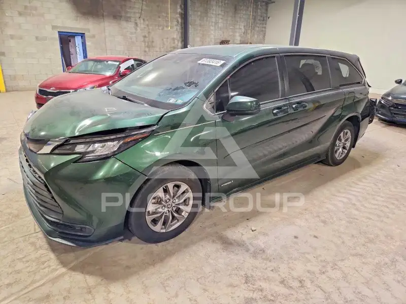 2021 Toyota SIENNA photo