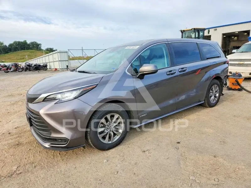 2021 Toyota SIENNA фото