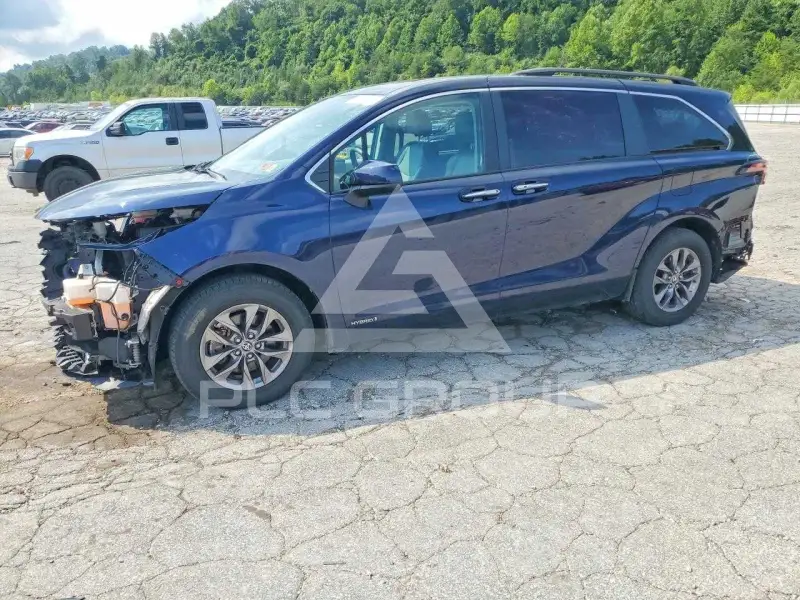 2021 Toyota SIENNA фото