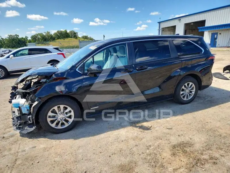 2021 Toyota SIENNA photo