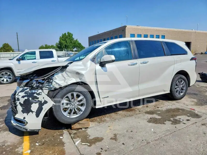 2021 Toyota SIENNA фото