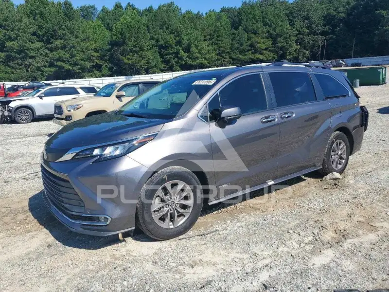 2021 Toyota SIENNA фото