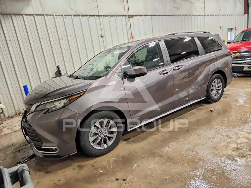 2021 Toyota SIENNA фото