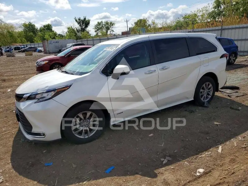 2021 Toyota SIENNA фото