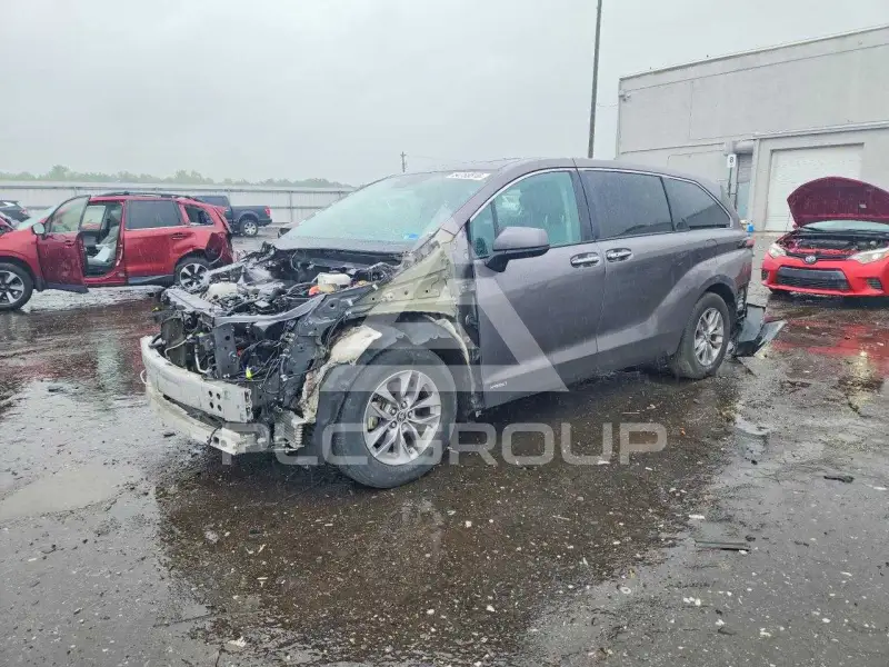 2021 Toyota SIENNA фото