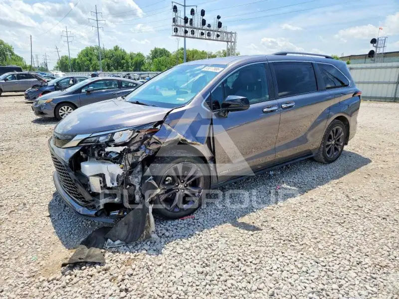 2021 Toyota SIENNA photo