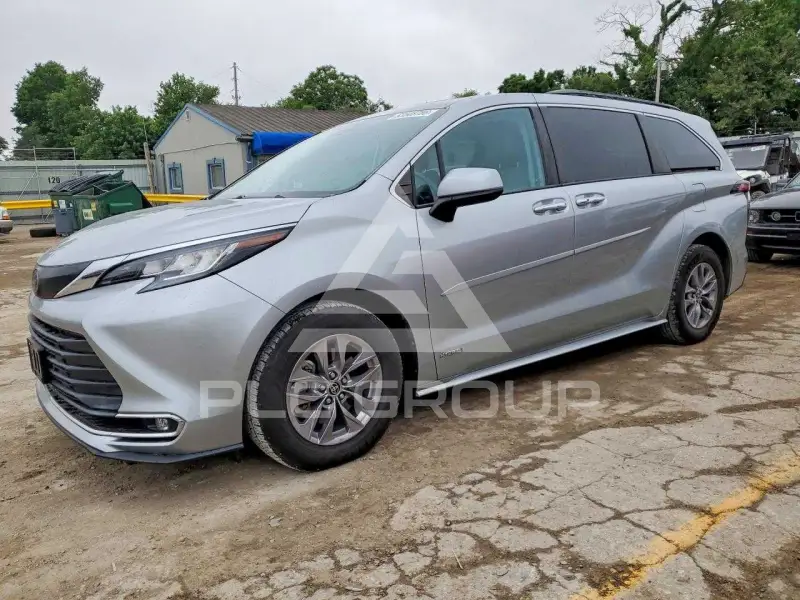 2021 Toyota SIENNA фото